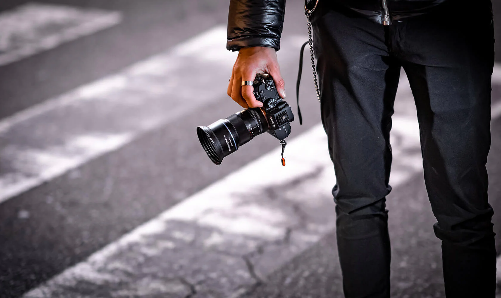 B Ware SIRUI 50mm F1.8 1.33x APS-C Anamorphic Lens - Image 14