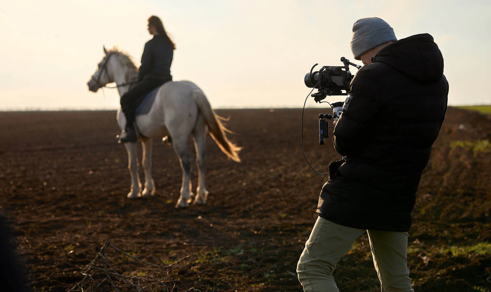 B Ware SIRUI 75mm F1.8 1.33X APS-C Anamorphic Lens - Image 10